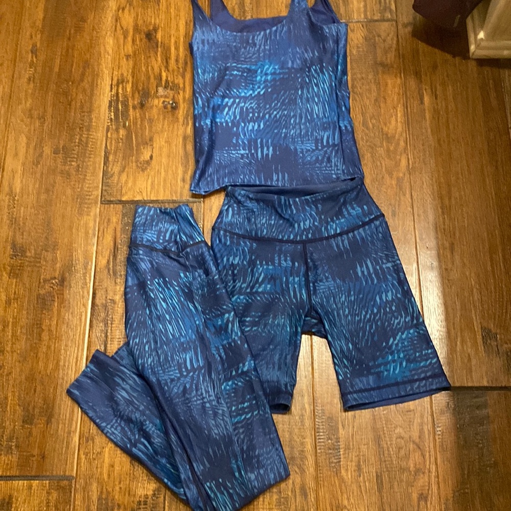 Bundle of long legging, shorts and top workout